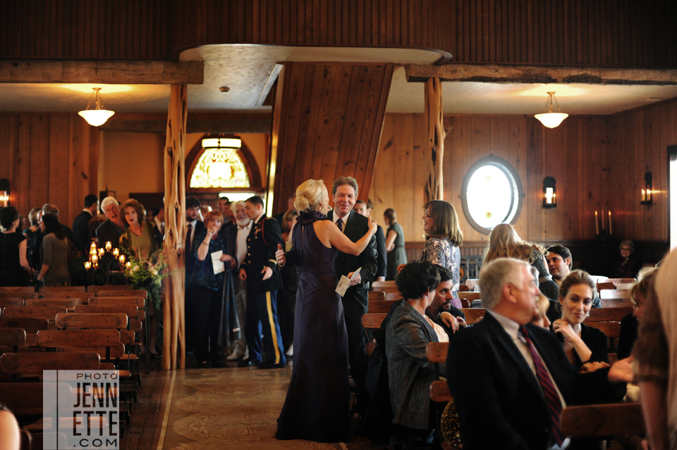 wedding photographer guests arriving ushers