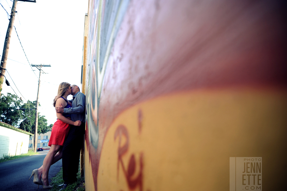 engagement photos graffiti wall