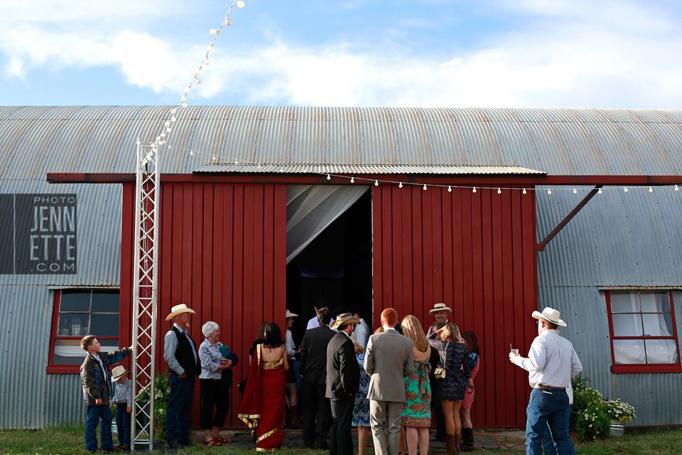 barn wedding photography