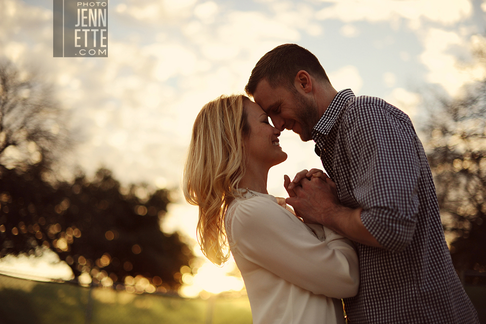 engagement session downtown austin ~ photojennette photography ~ www.photojennette.com/gray-mike