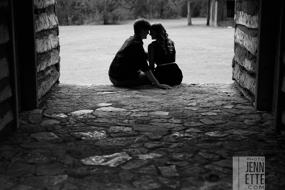 old settlers park engagement session - photojennette photography