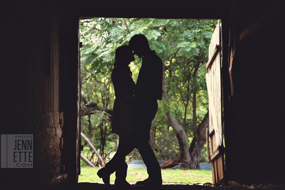 engagement photographer old settlers park - photojennette photography