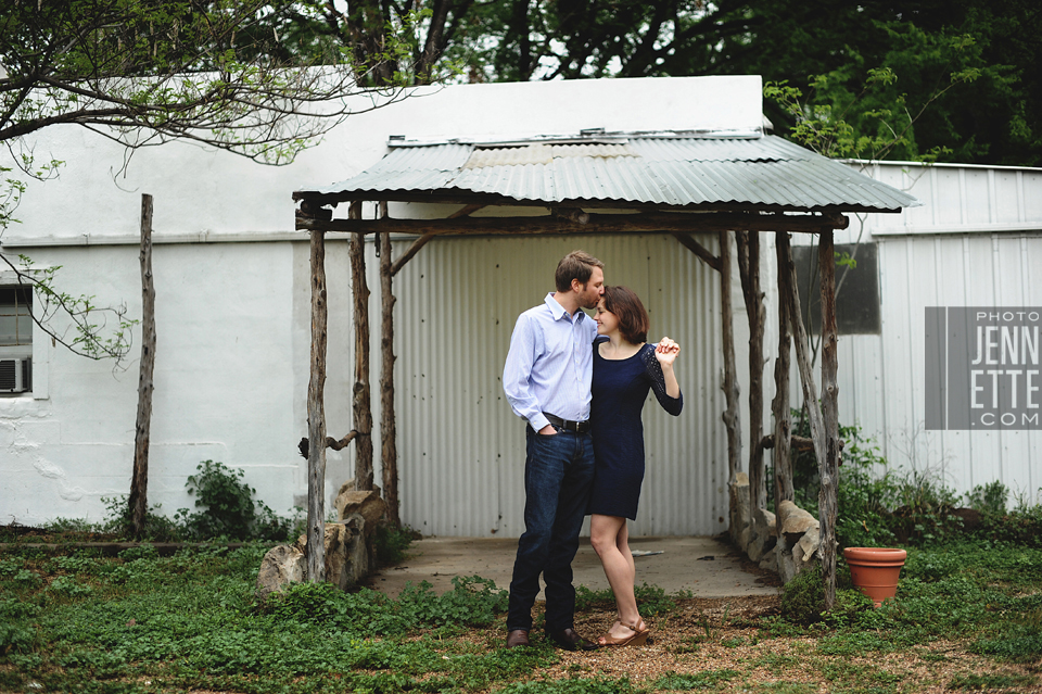 south first engagement photography - http://www.photojennette.com/laura-josh