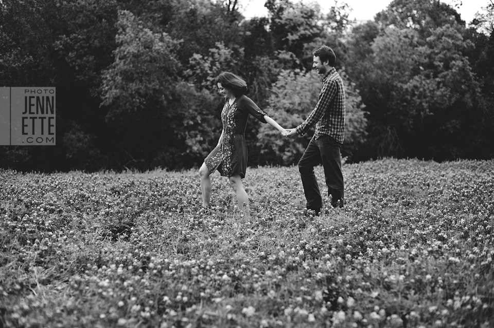 bluebonnet engagement photography - http://www.photojennette.com/laura-josh